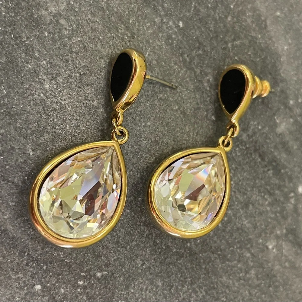Vintage Trifari Gold Black Teardrop Crystal Dangly Earrings - Picture 3 of 7